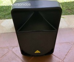 Venta de Bocina Activa Behringer Eurolive B115W para reparación o repuestos